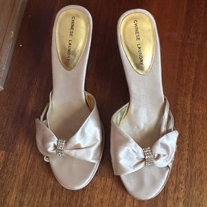 Slip on Chinese Laundry dress shoe